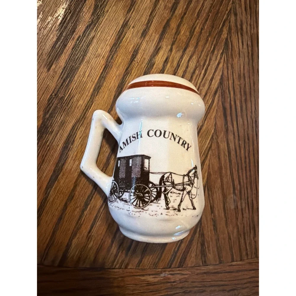 Vintage Amish Country Ceramic Shaker Horse and Buggy Souvenir Mug Shape Cream